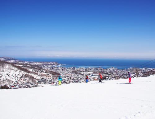 小樽天狗山ロープウェイスキー場 積雪たっぷり！絶景春スキー☆