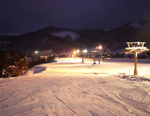 記録的大雪となった夕張マウントレースイは、午後からでもパウダー天国!!