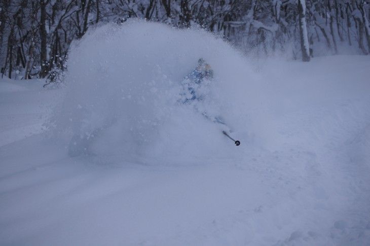 朝里川温泉 上部は粉雪/下部は締まり雪。