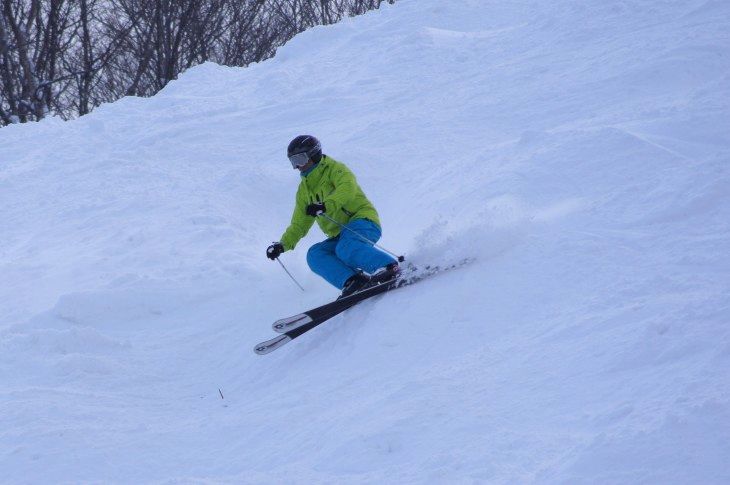 朝里川温泉 上部は粉雪/下部は締まり雪。