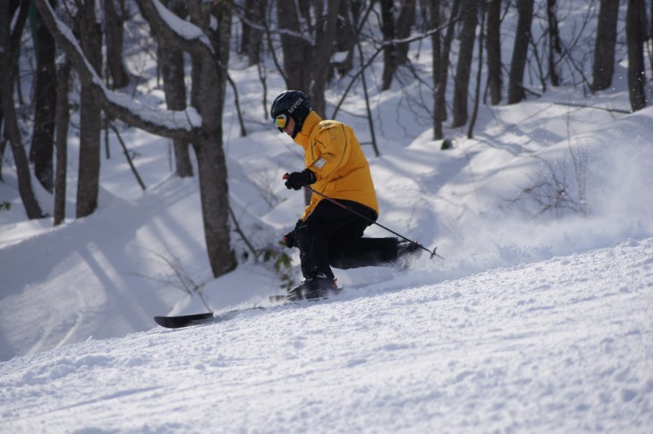 札幌藻岩山 雪面やわらか、スキー日和♪