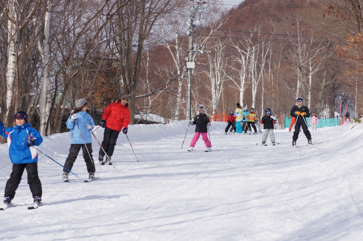 札幌藻岩山 雪面やわらか、スキー日和♪