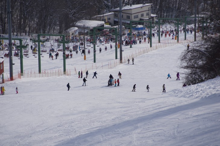 札幌藻岩山 雪面やわらか、スキー日和♪