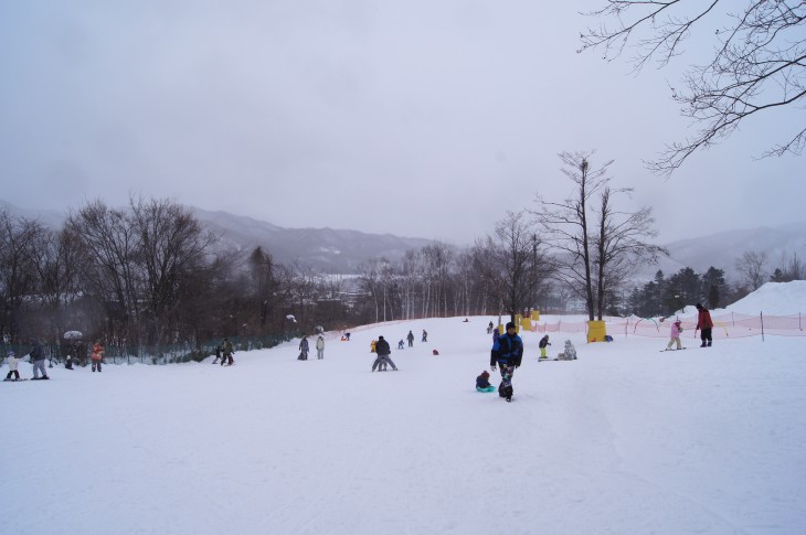 フッズスノーエリア 雪遊びアイテム勢ぞろい