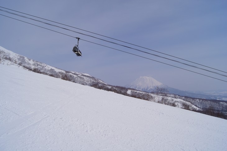 ニセコモイワスキーリゾート 快晴の空の下