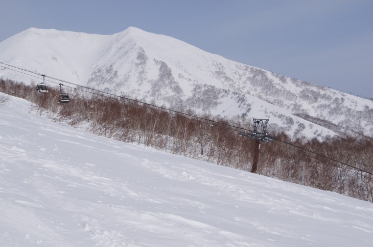 ニセコモイワスキーリゾート 快晴の空の下