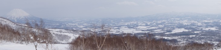 ニセコモイワスキーリゾート 快晴の空の下