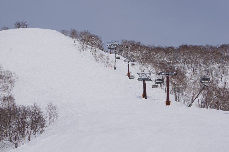 ニセコモイワスキーリゾート 快晴の空の下