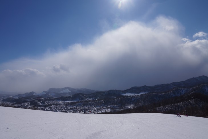 札幌藻岩山 晴天の下、絶好のスキー日和