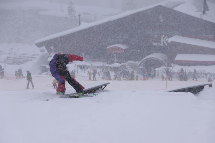 さっぽろばんけい  大雪にも負けず、雪遊びを楽しむ