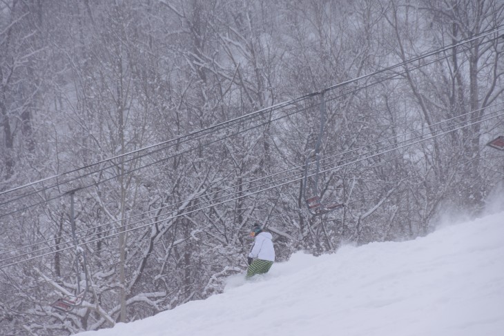 さっぽろばんけい  大雪にも負けず、雪遊びを楽しむ