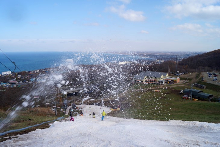 スノークルーズ・オーンズ 青い空と白い雪、蒼い海と｢ふなっしー｣？