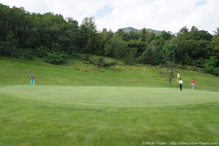 ｢雪育｣チャリティーゴルフコンペ兼井山敬介全日本スキー技術選手権大会優勝記念ゴルフコンペ