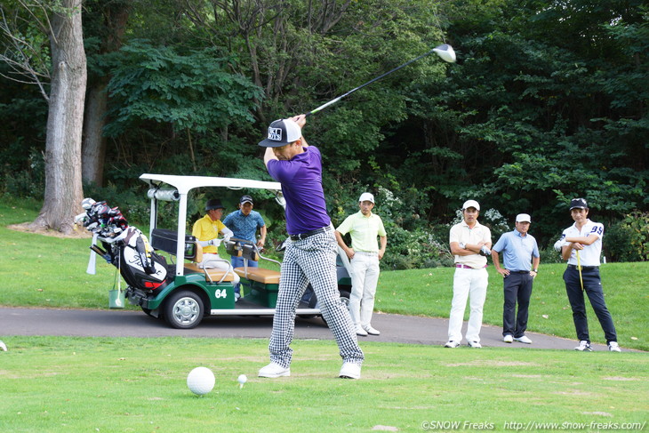 ｢雪育｣チャリティーゴルフコンペ兼井山敬介全日本スキー技術選手権大会優勝記念ゴルフコンペ