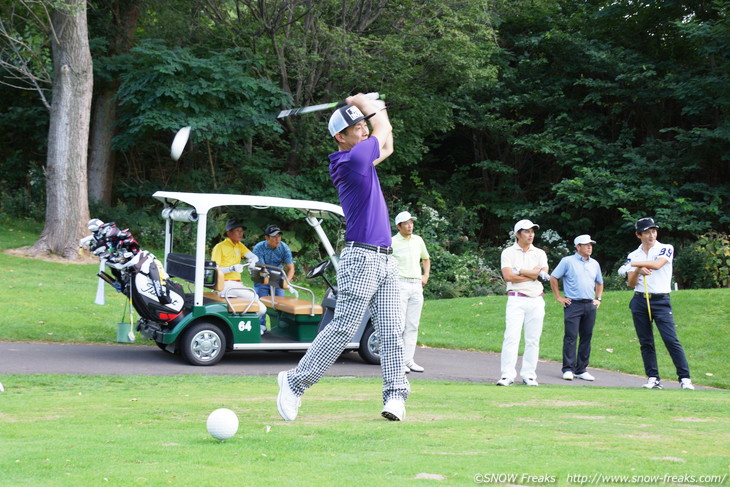 ｢雪育｣チャリティーゴルフコンペ兼井山敬介全日本スキー技術選手権大会優勝記念ゴルフコンペ