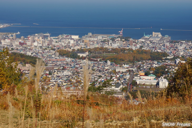 小樽天狗山 紅葉前線は、いよいよ山麓へ。