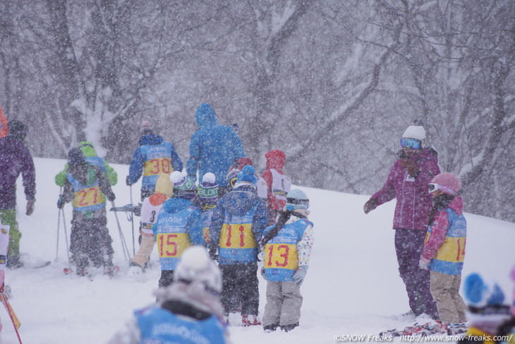 NPO Skiers help foundation Presents 佐々木明さんらトップスキーヤー達と『雪育遠足』in 朝里川温泉スキー場