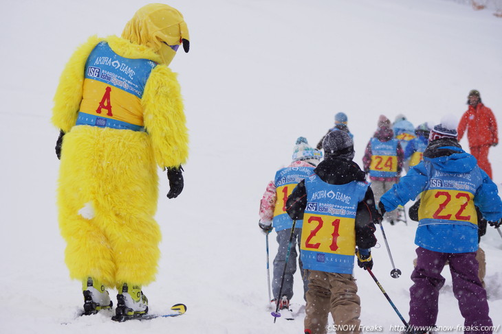 NPO Skiers help foundation Presents 佐々木明さんらトップスキーヤー達と『雪育遠足』in 朝里川温泉スキー場