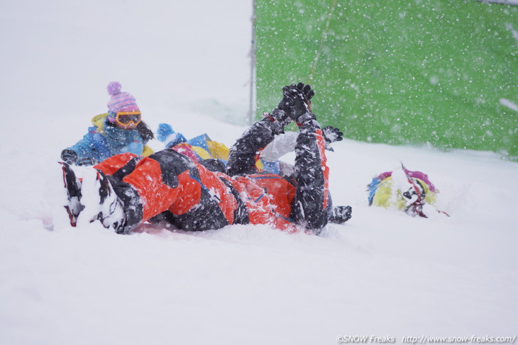 NPO Skiers help foundation Presents 佐々木明さんらトップスキーヤー達と『雪育遠足』in 朝里川温泉スキー場