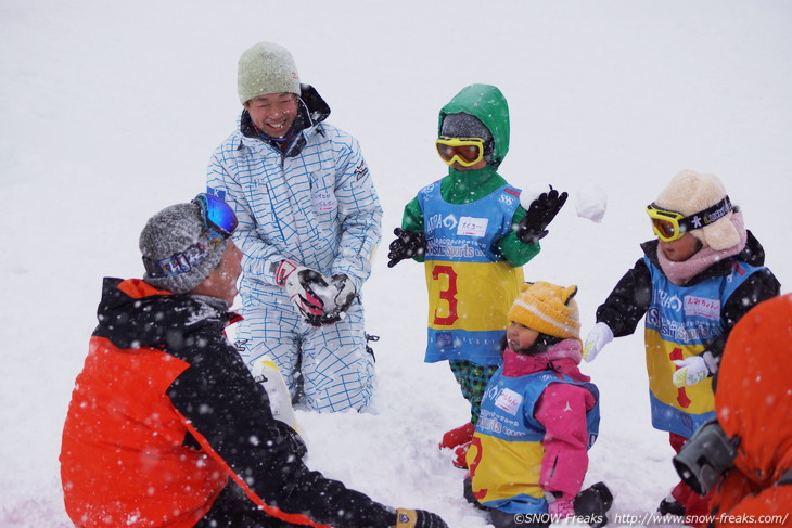 NPO Skiers help foundation Presents 佐々木明さんらトップスキーヤー達と『雪育遠足』in 朝里川温泉スキー場