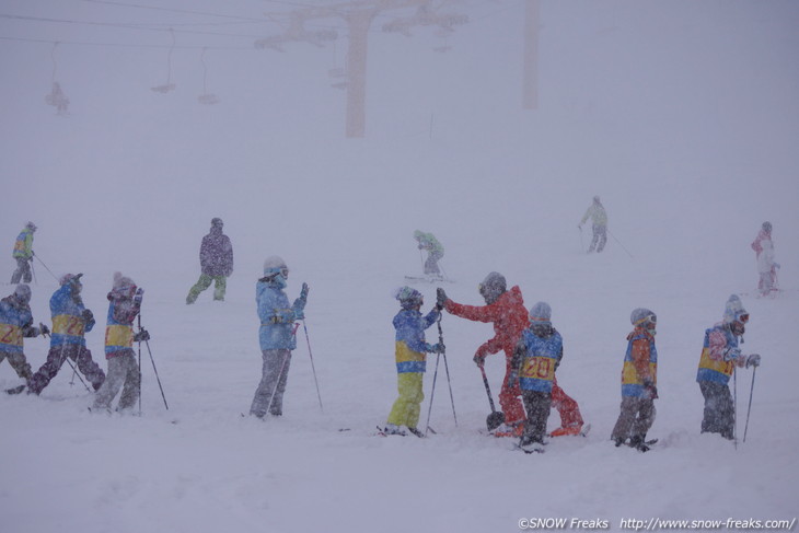 NPO Skiers help foundation Presents 佐々木明さんらトップスキーヤー達と『雪育遠足』in 朝里川温泉スキー場