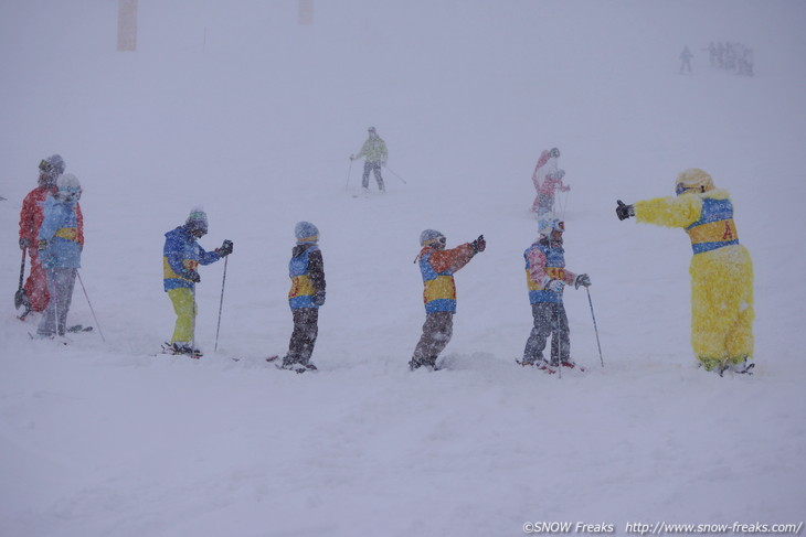 NPO Skiers help foundation Presents 佐々木明さんらトップスキーヤー達と『雪育遠足』in 朝里川温泉スキー場