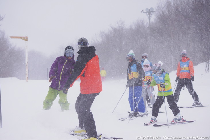 NPO Skiers help foundation Presents 佐々木明さんらトップスキーヤー達と『雪育遠足』in 朝里川温泉スキー場