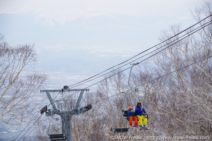 富良野スキー場　穏やかな春の週末の過ごし方。