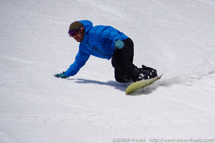 富良野スキー場　穏やかな春の週末の過ごし方。